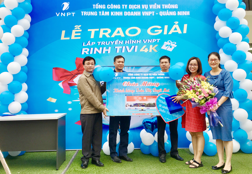 VNPT Quảng Ninh: Trao thưởng đợt 1 chương trình “Lắp truyền hình - Rinh tivi khủng”